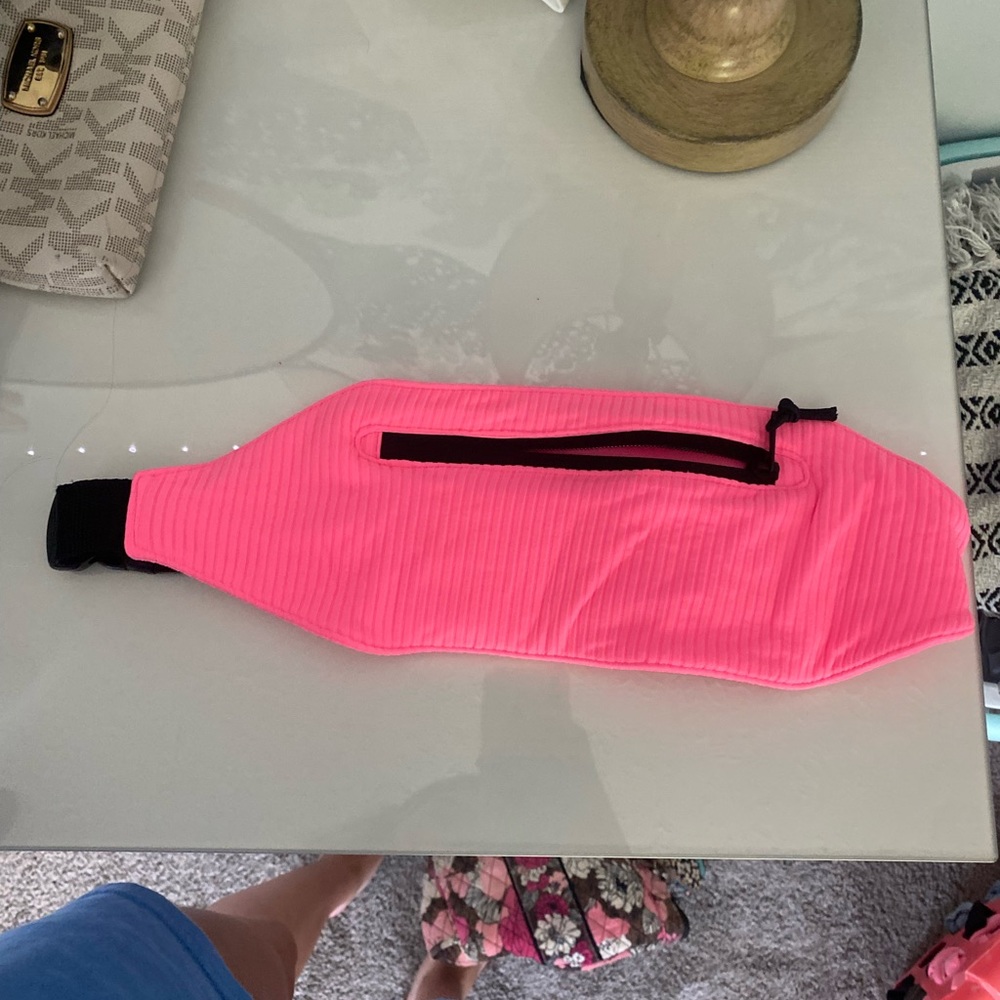 Triangl Fanny pack